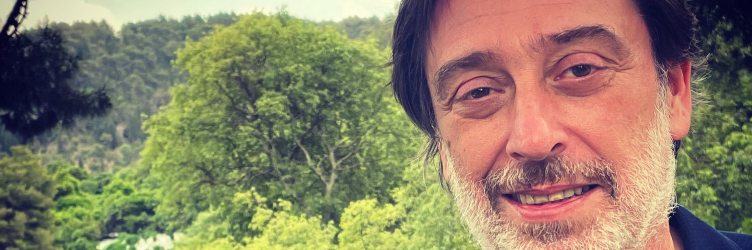 Ricardo Devis banner