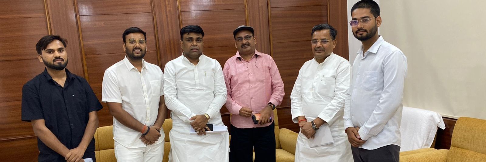 reportingManish's profile banner image