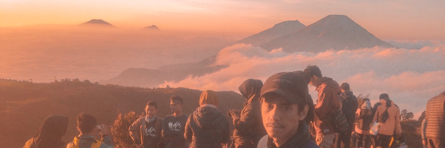 sxovu's profile banner image