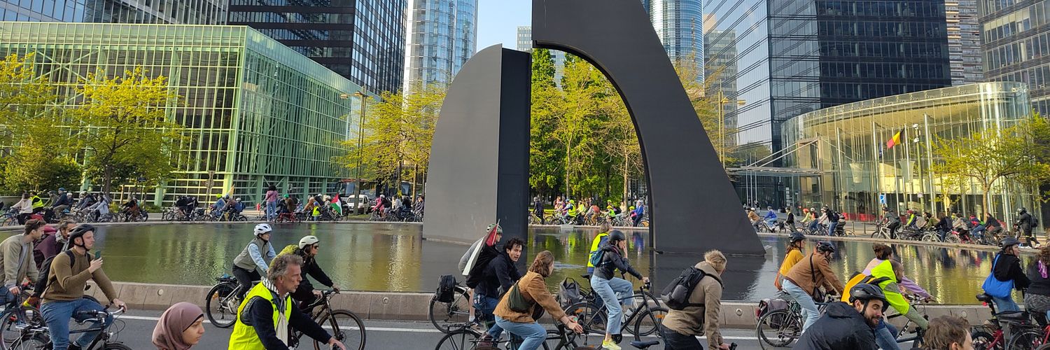 Simone - @simpalla.bsky.social banner