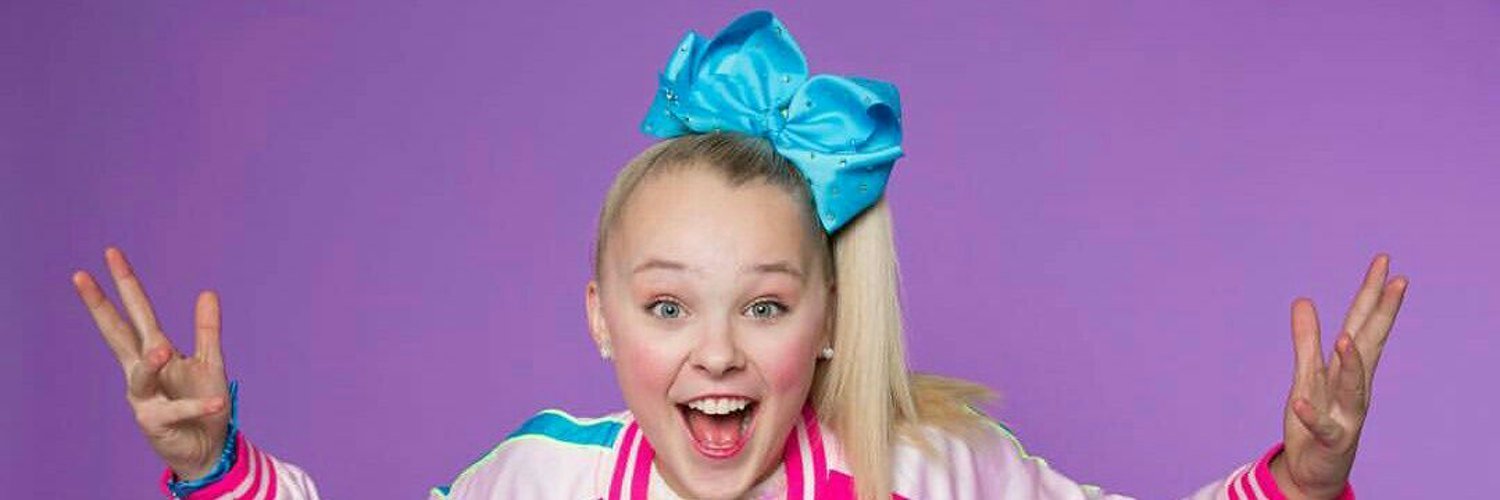 Karma jojo siwa клип. Джо Джо Сива. Каминг аут Джо Джо Сивы. Джо Джо Сива ориентация. Джоджо Сива каминг аут.