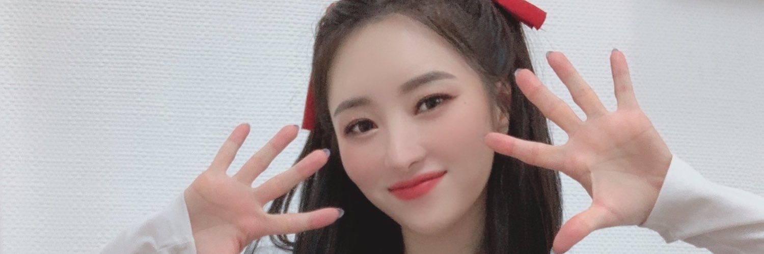 bloomizs's profile banner image