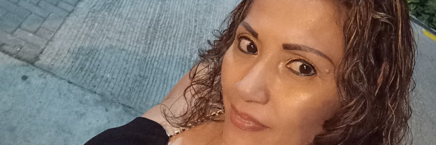 GloriaCLlanos's profile banner image