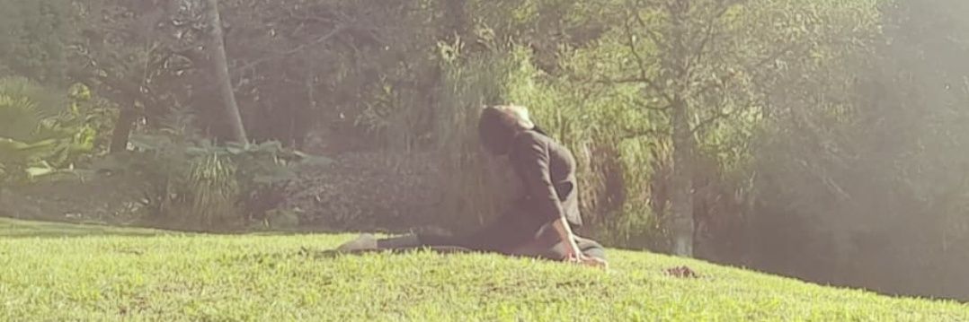 Absorta María 💜🌿🪴 banner