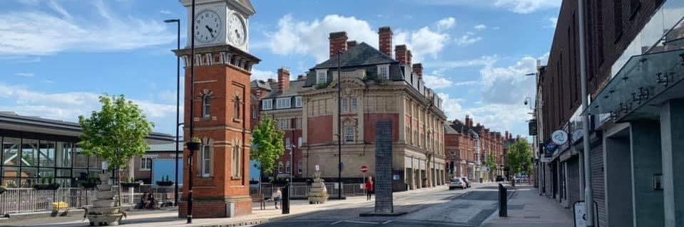 🐝Altrincham MATTERS ❤️ “HAPPY TO CHAT” Bench 💙 banner