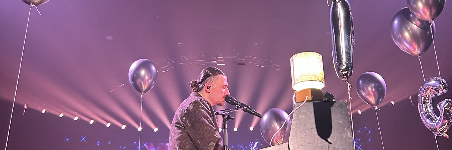 Em banner