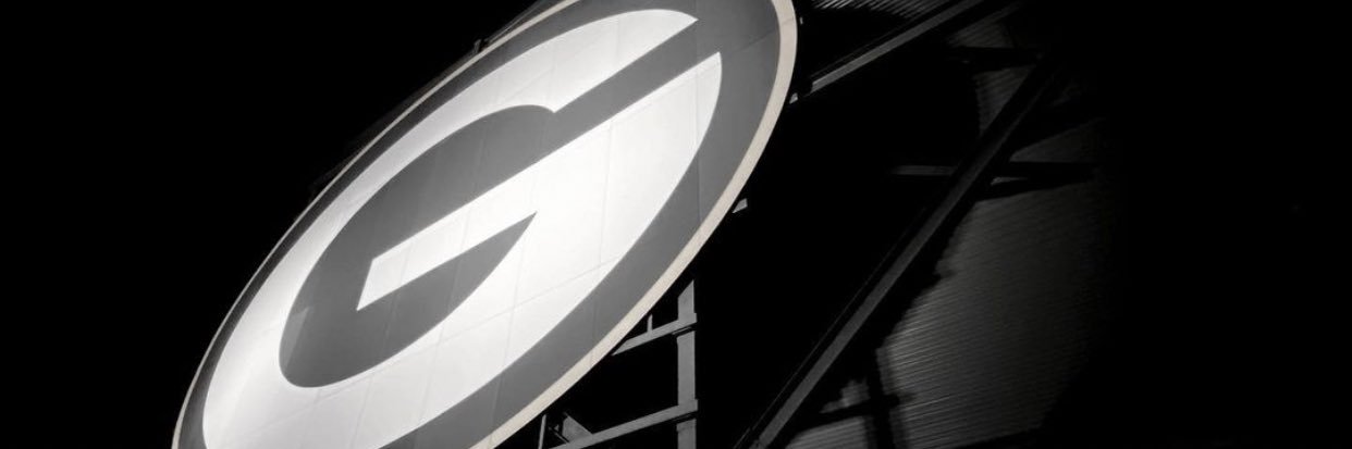 niicoleebb's profile banner image