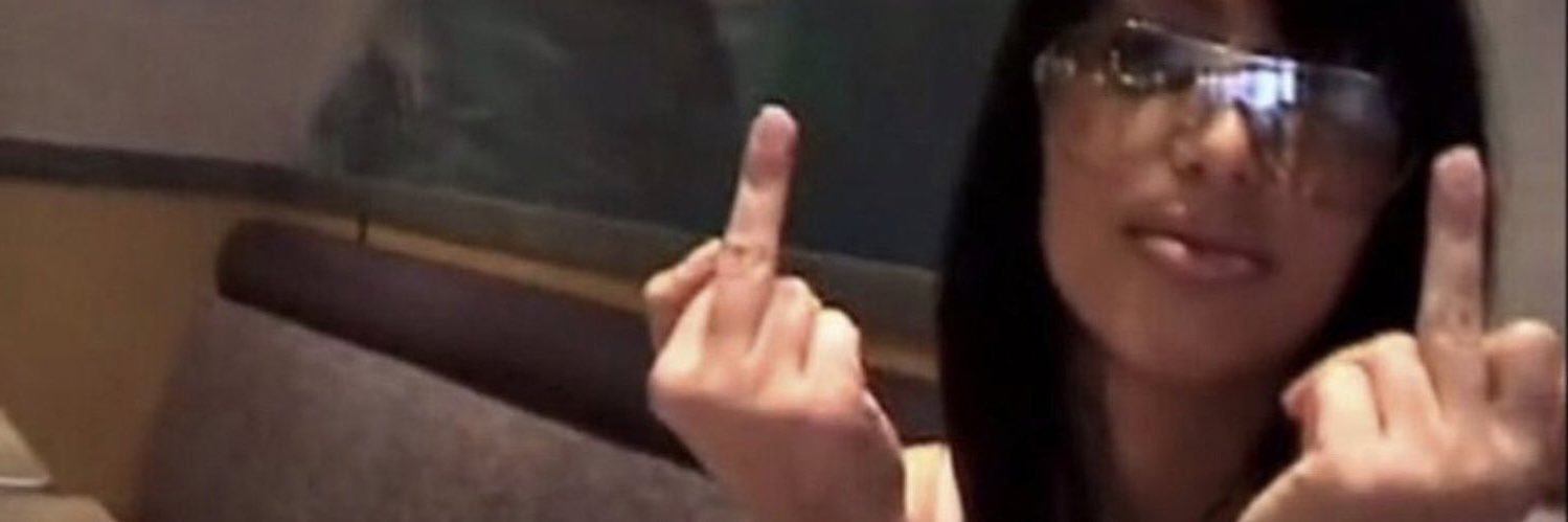 zxoee's profile banner image