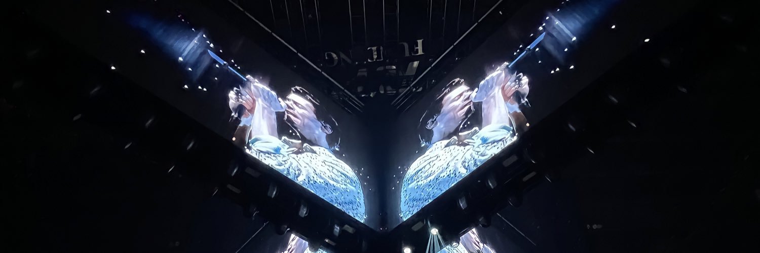 ohdangitsAmanda's profile banner image