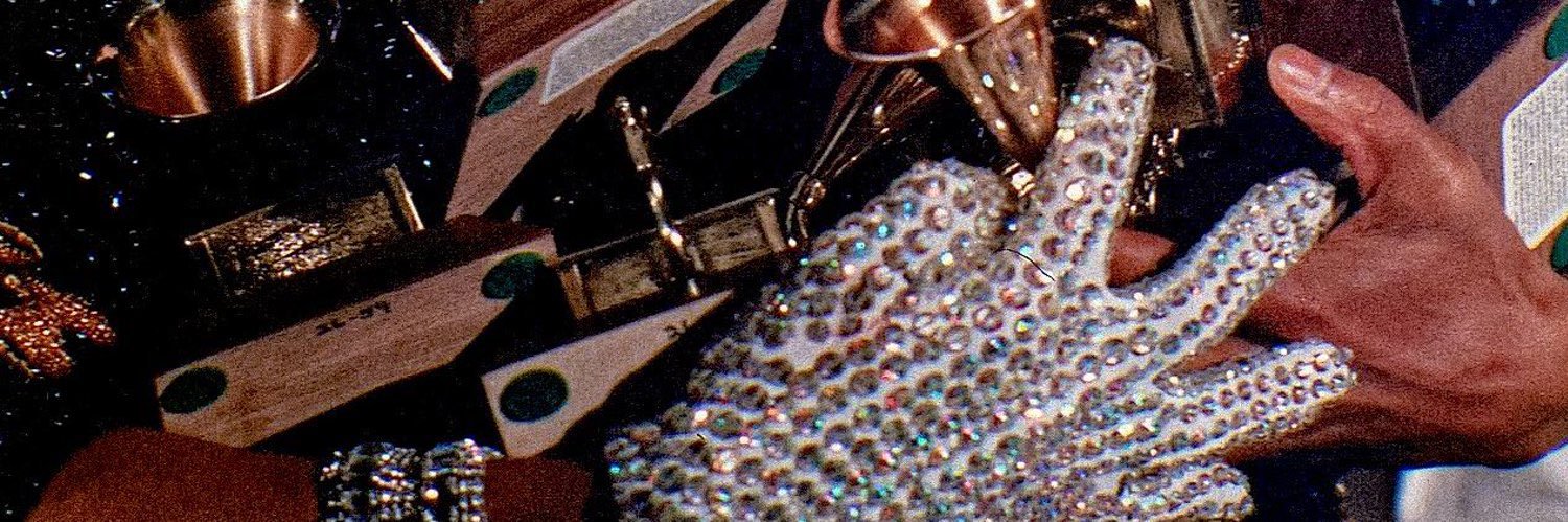 Nettie🥢's banner
