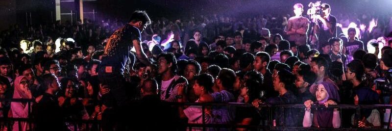 ZOMBIES DAYLIGHT banner