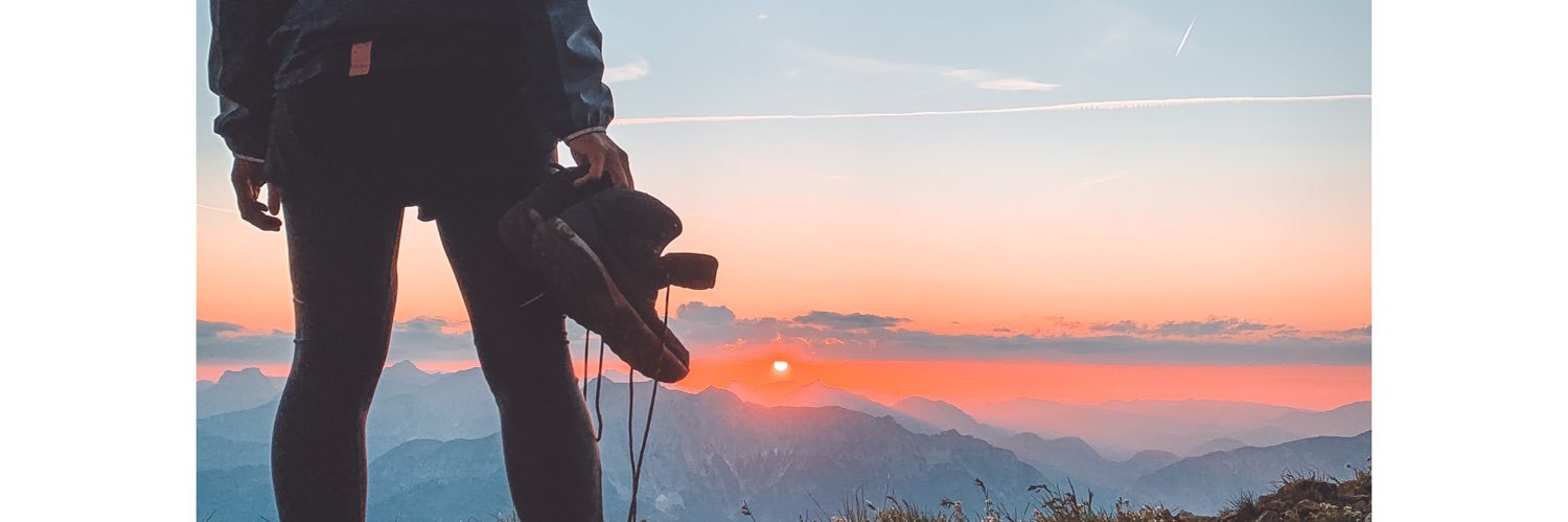 PinieWang's profile banner image