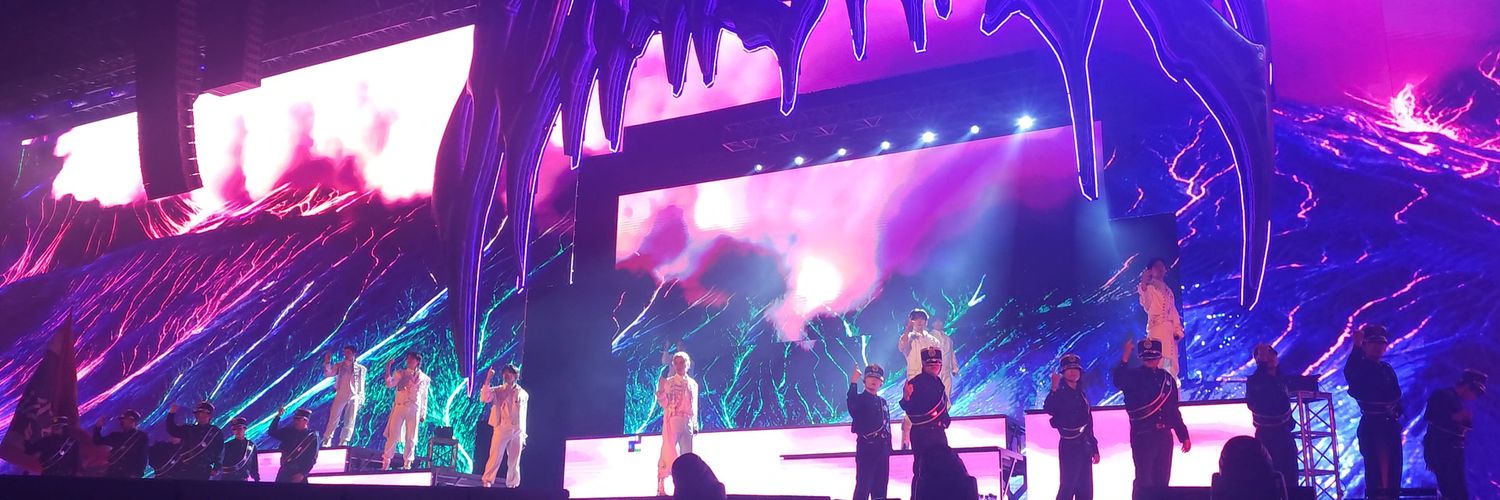 Ali saw SKZ ♥︎ ⊙⊝⊜ banner