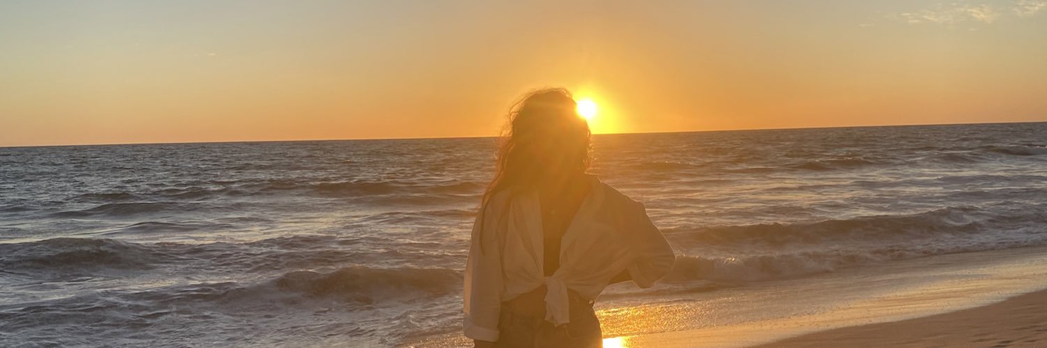 LiliOlms's profile banner image