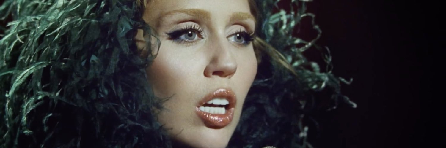 Here only for Miley's banner