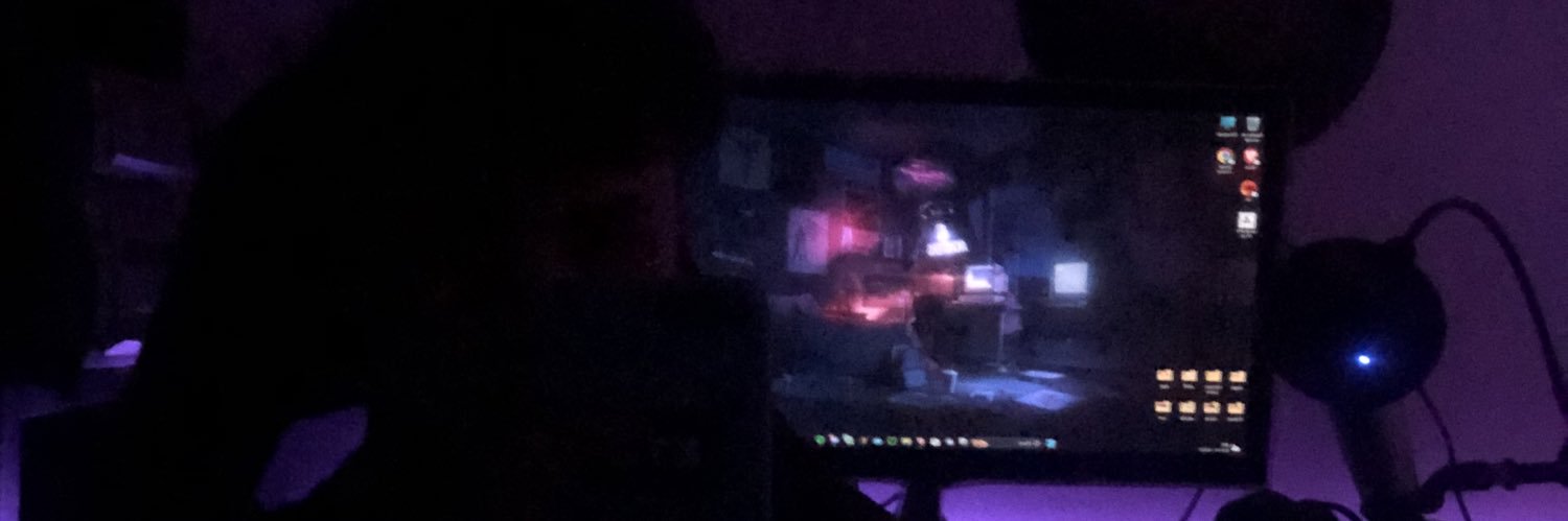 emilucerom's profile banner image