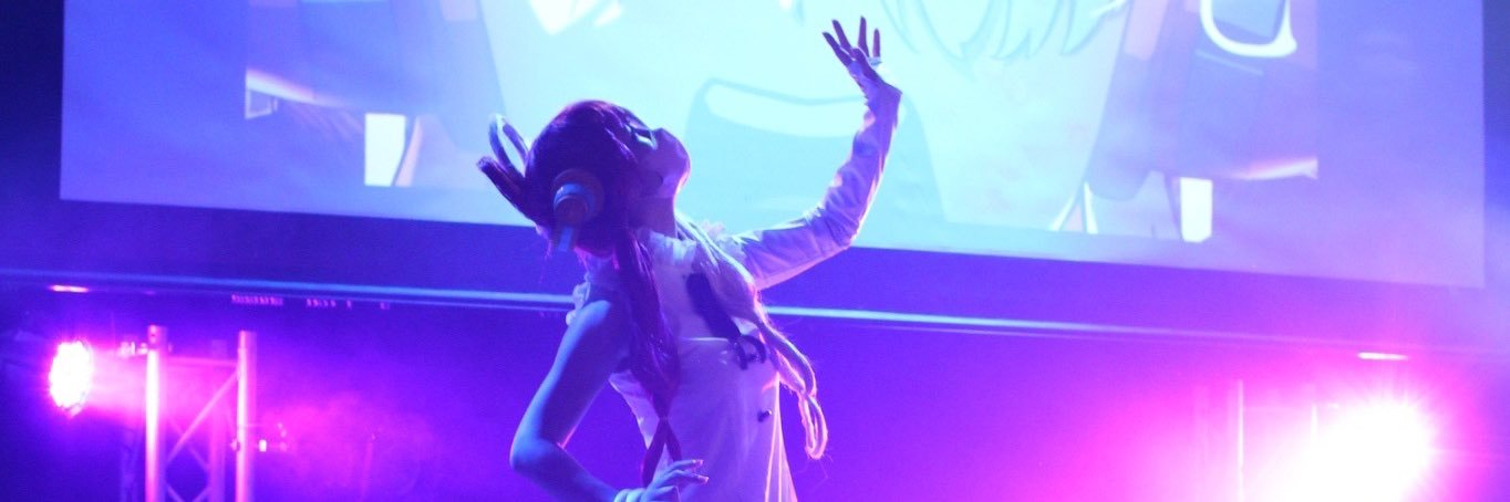 LoveryAtom's profile banner image