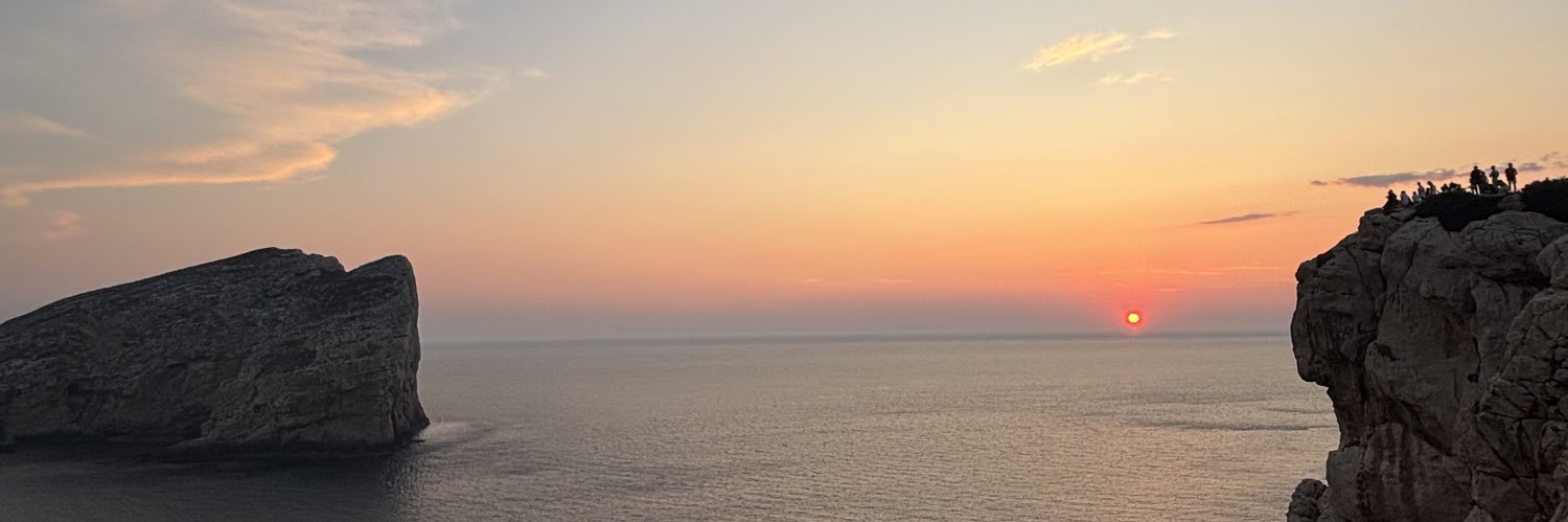 chlooe1010's profile banner image