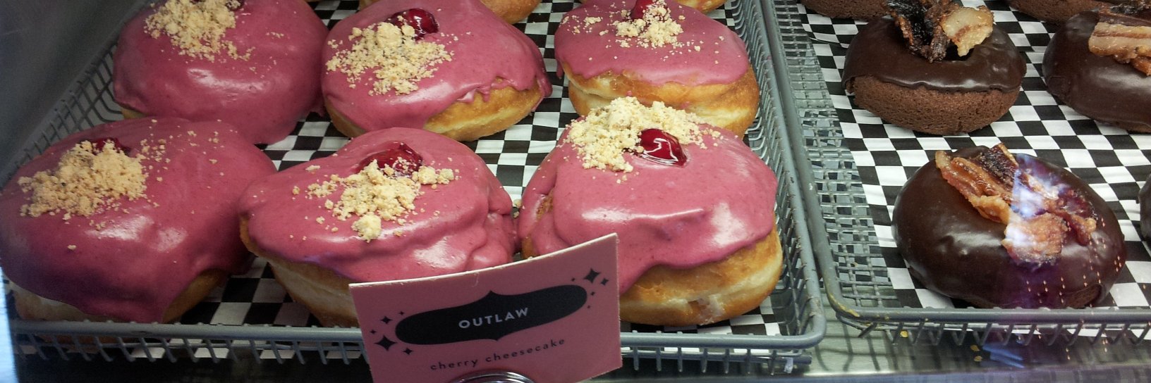 belladoughnuts's profile banner image
