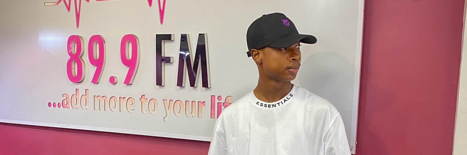 Blogger In Cap🧢 banner