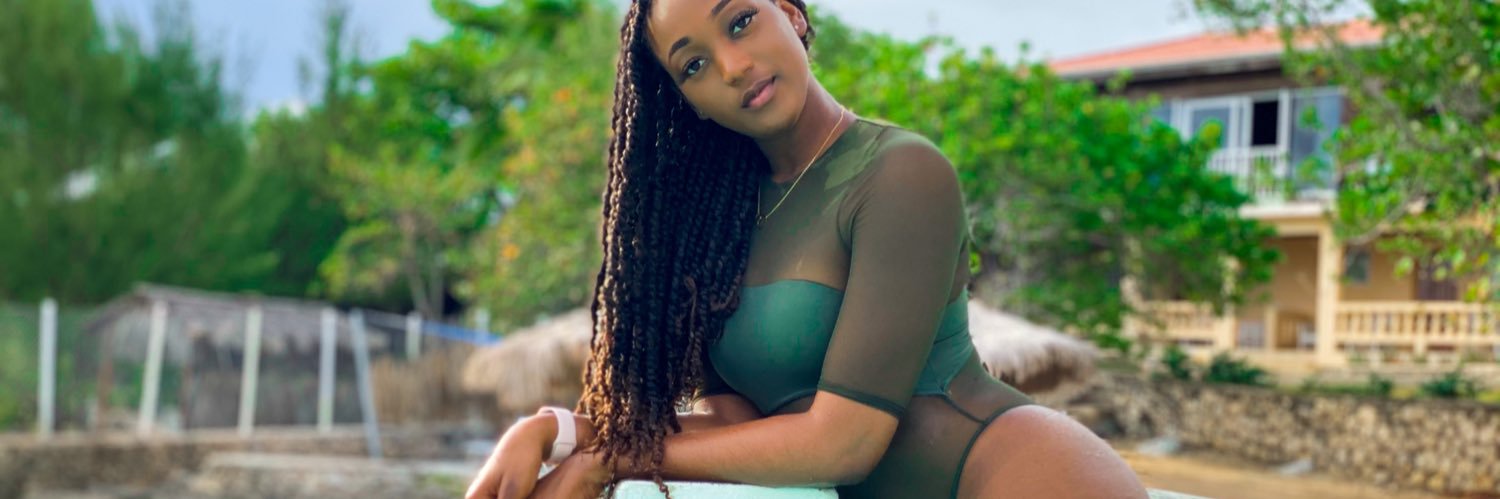 Chrissy_anu's profile banner image