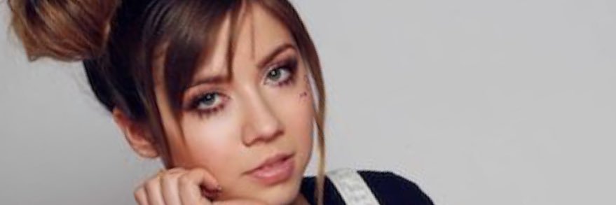 betweenmccurdy's profile banner image