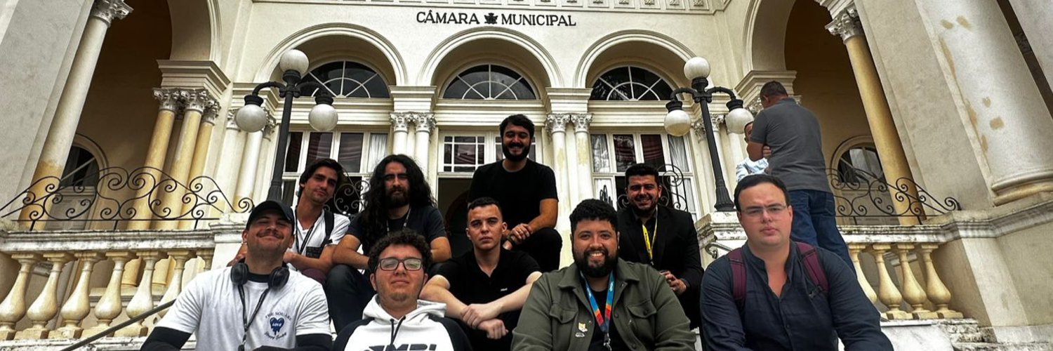 Douglas⬛🟨⬜ banner