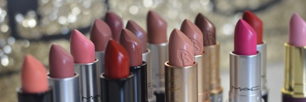 LipstickB4Igoe Profile Banner