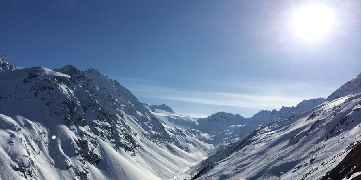 i_blom's profile banner image