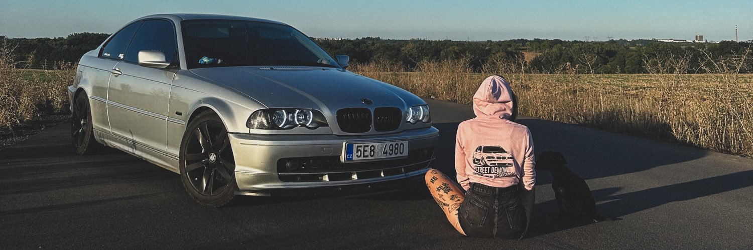 official_nikaaa's profile banner image
