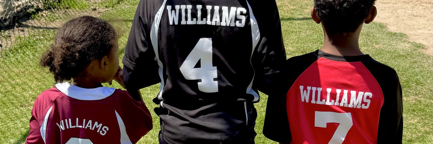 AyeeWills's profile banner image