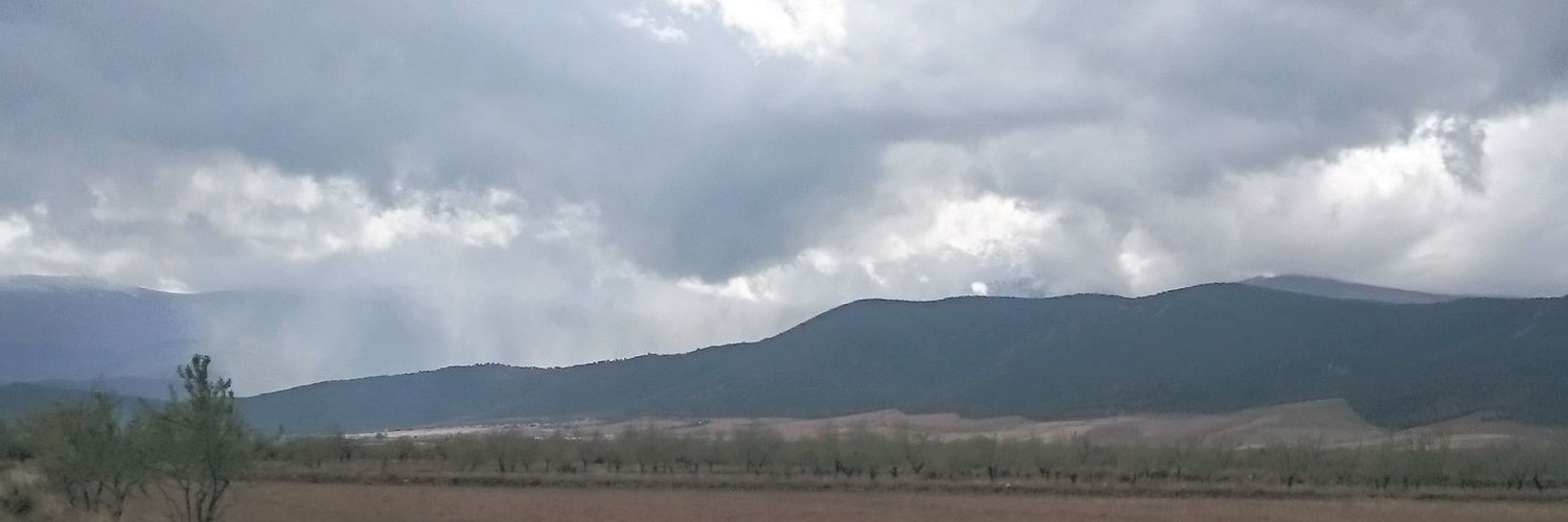 documoni's profile banner image