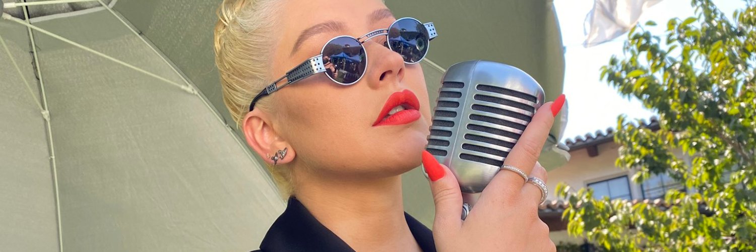 XtinaBack's profile banner image