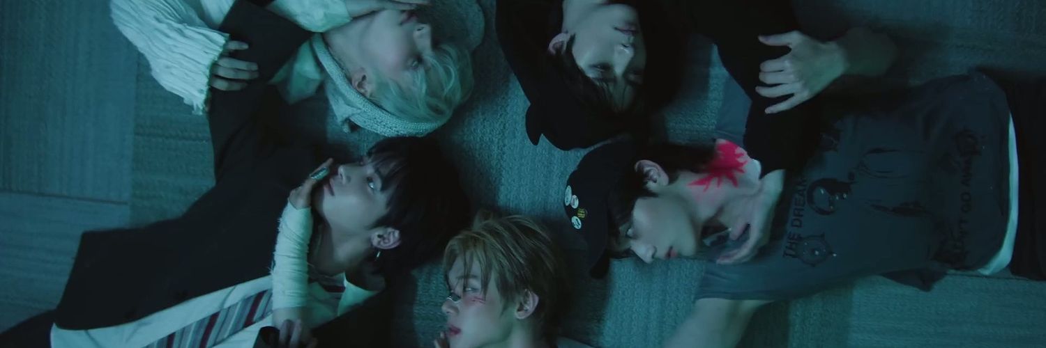 beautiful strangers 𖤐's banner