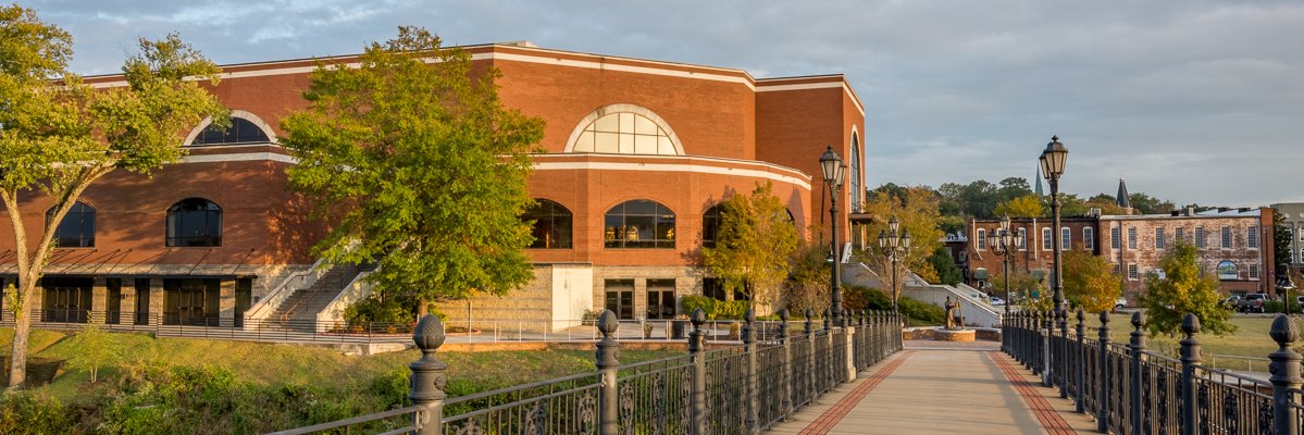 Forum River Center banner