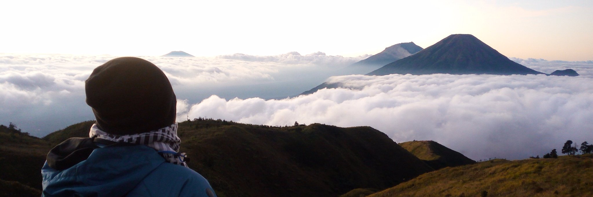 tuhuu's profile banner image