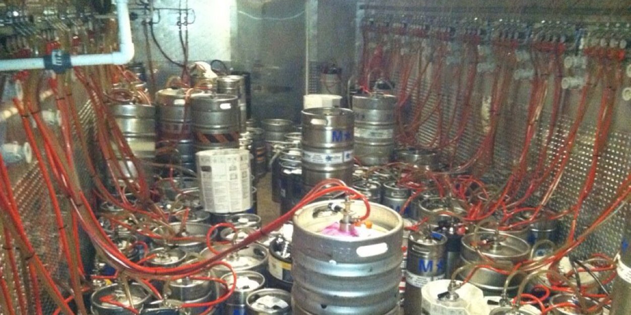 Max's Taphouse banner