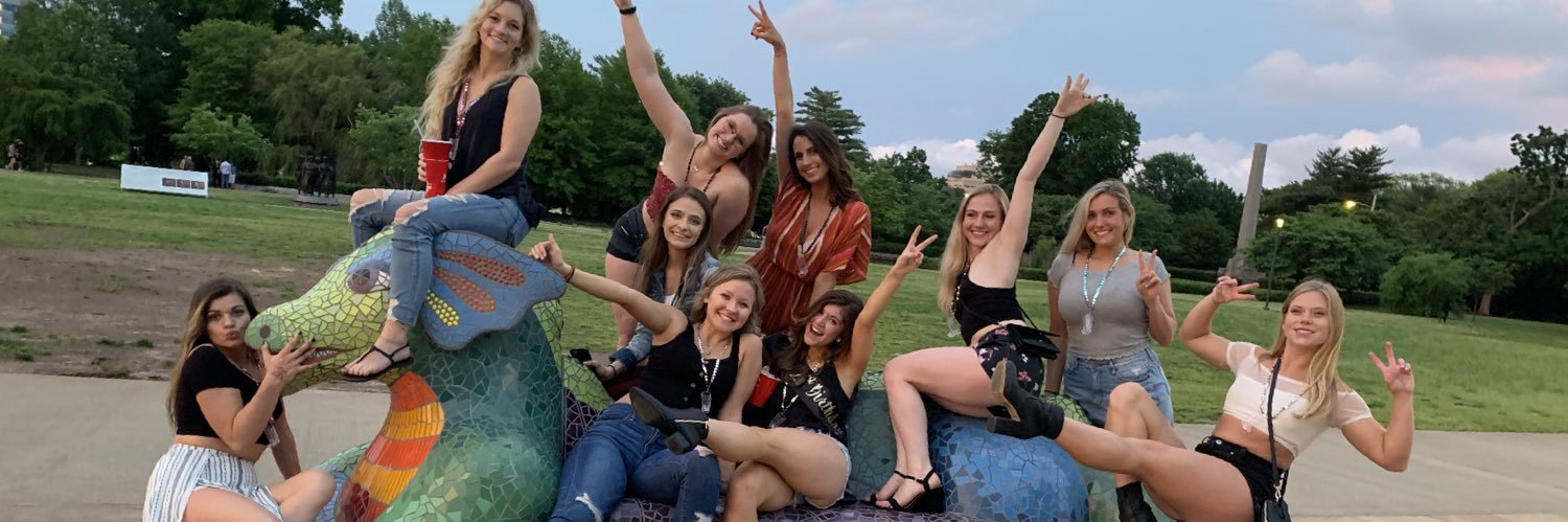 nicoleewenzel's profile banner image