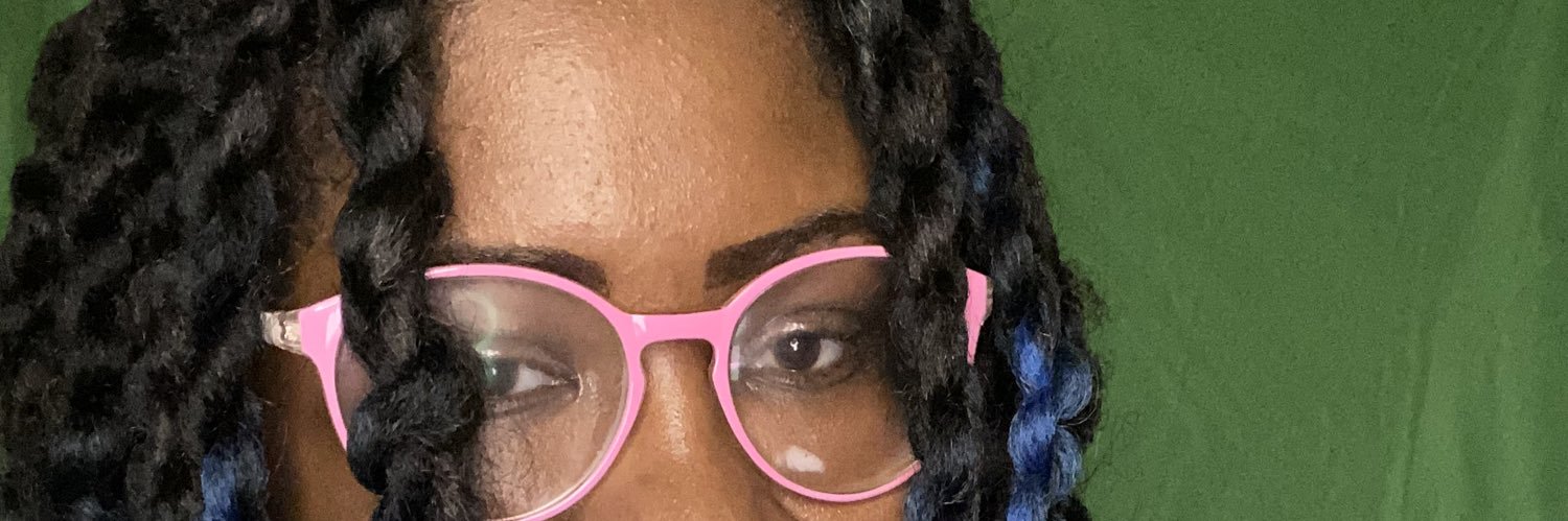lolavevo's profile banner image