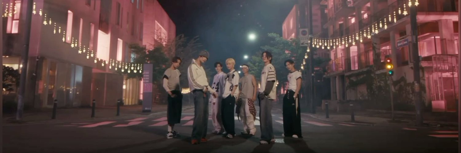 julia | ENHYPEN IS 7 banner