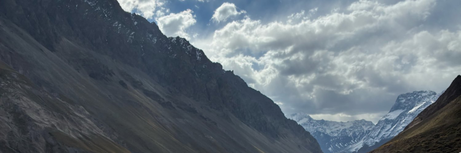 lorefredes's profile banner image