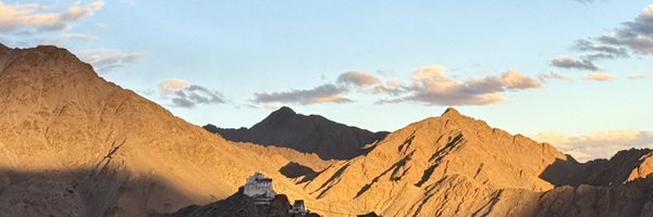 DivyaOYR Profile Banner