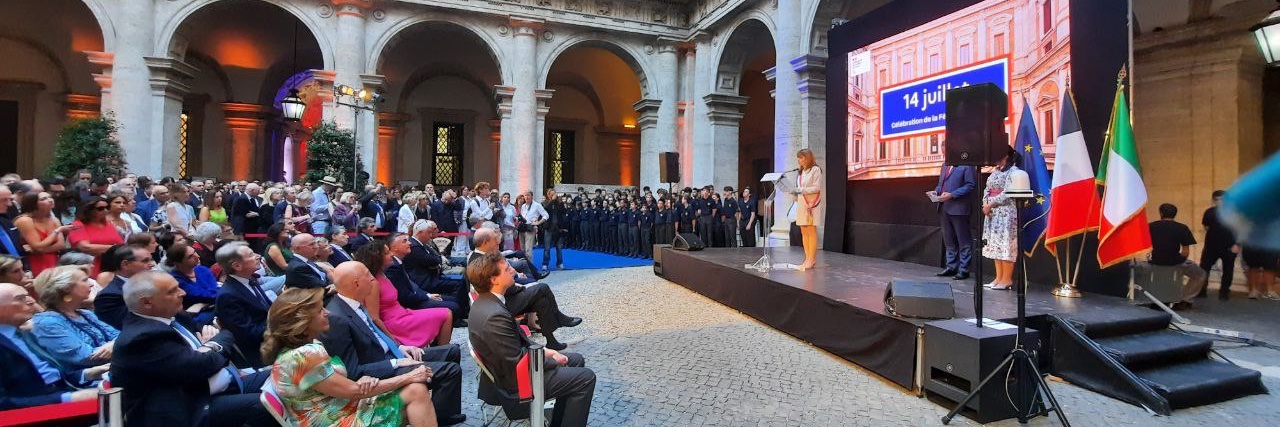 Caroline Yadan banner