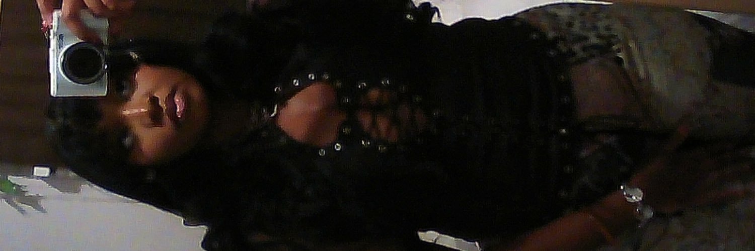 courmoredior's profile banner image