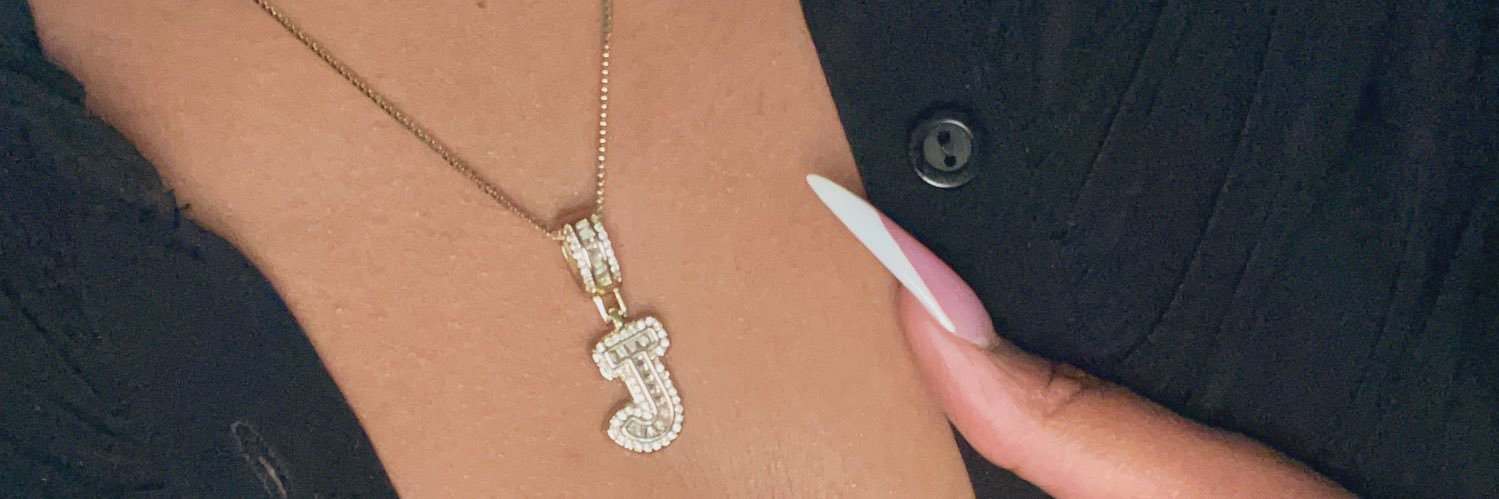 J. 🖤's banner