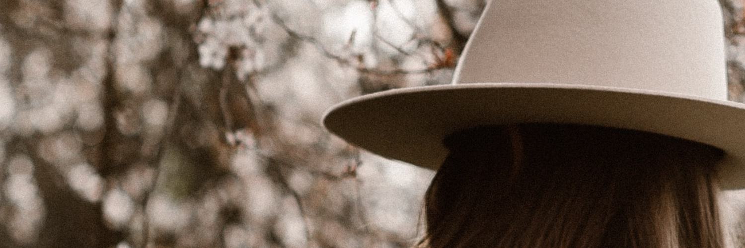 Trallira's profile banner image
