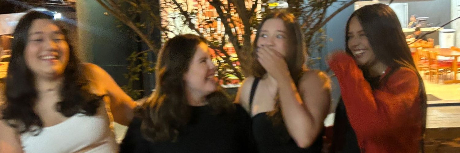 laraaaaz's profile banner image