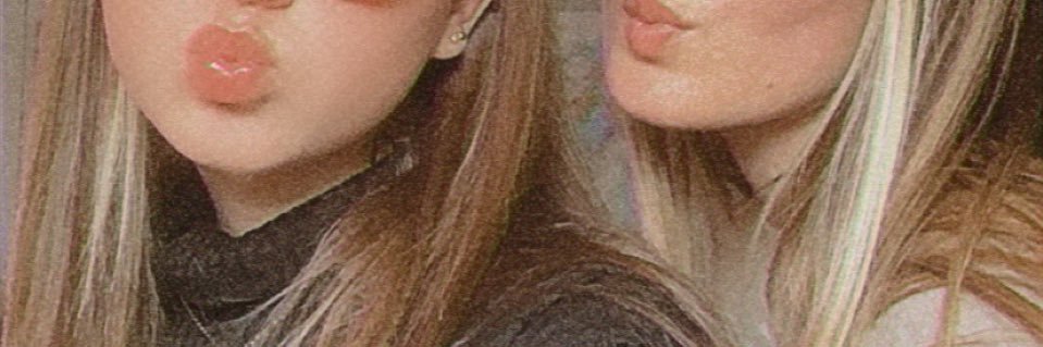 momooo 🥴 banner