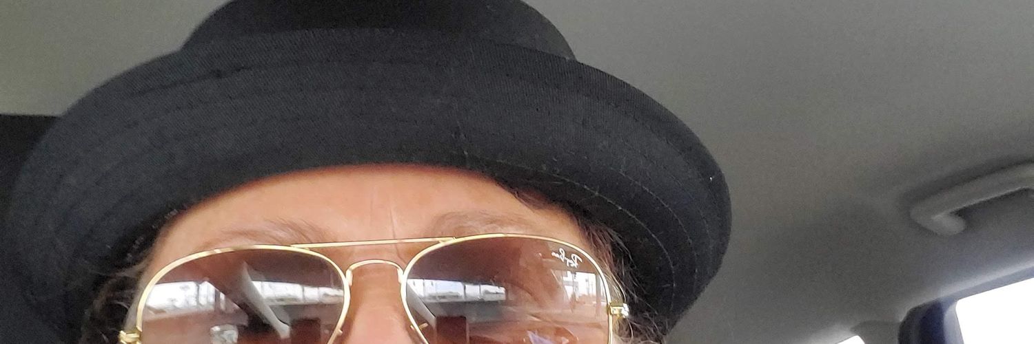 KMB18🇺🇸🏳️‍🌈🐶🍺🌻🌊🌊🌈 banner