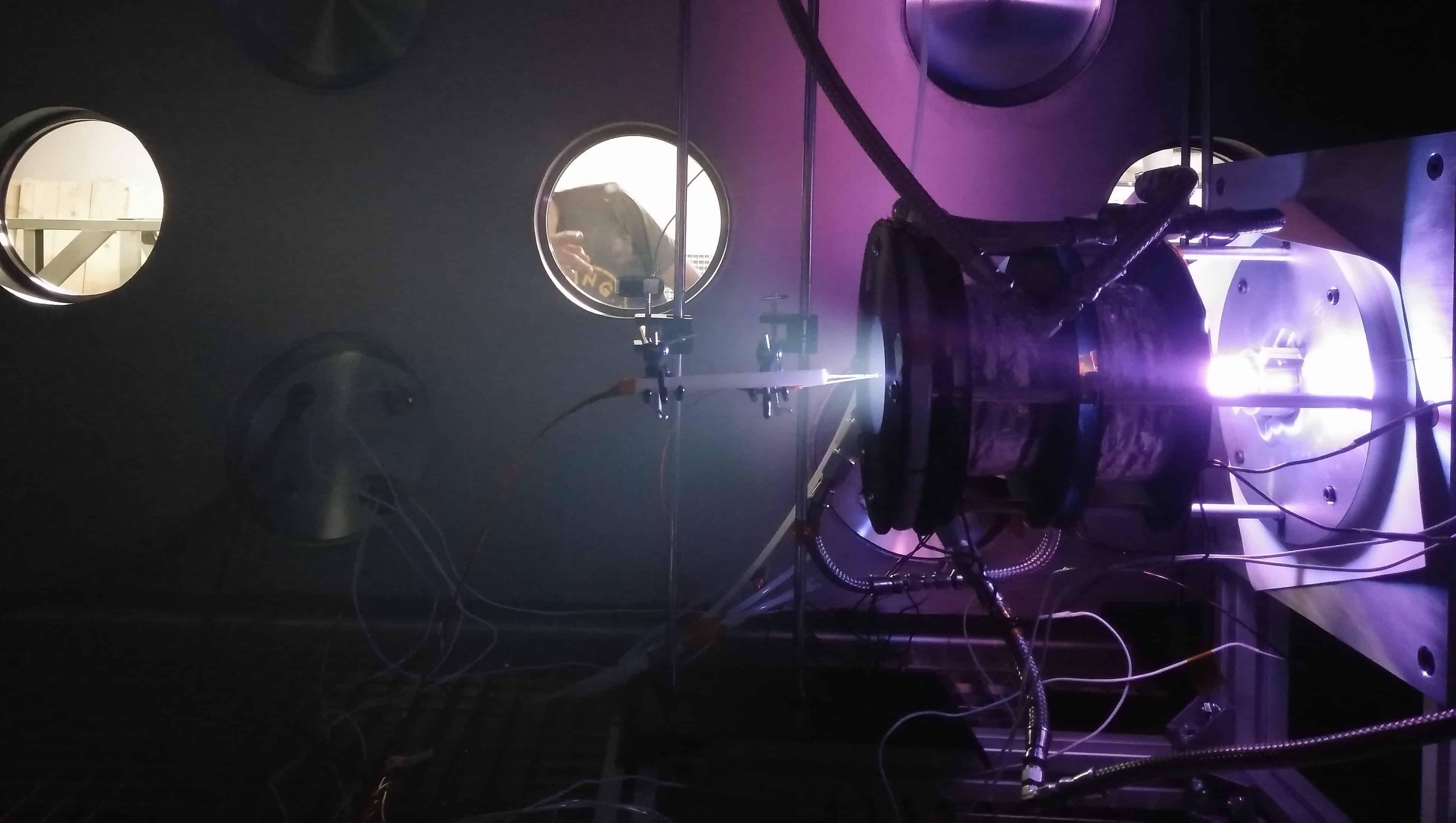 Equipo de Propulsión Espacial y Plasmas banner